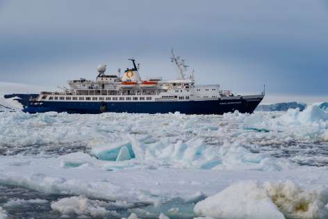 TRZY ARKTYCZNE WYSPY - SPITSBERGEN, GRENLANDIA i ISLANDIA